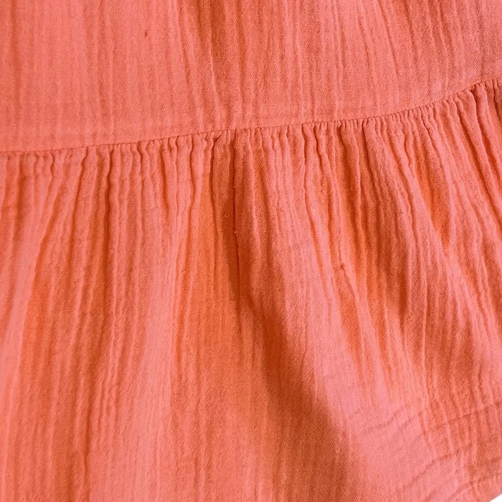 GAP lightweight sleeveless